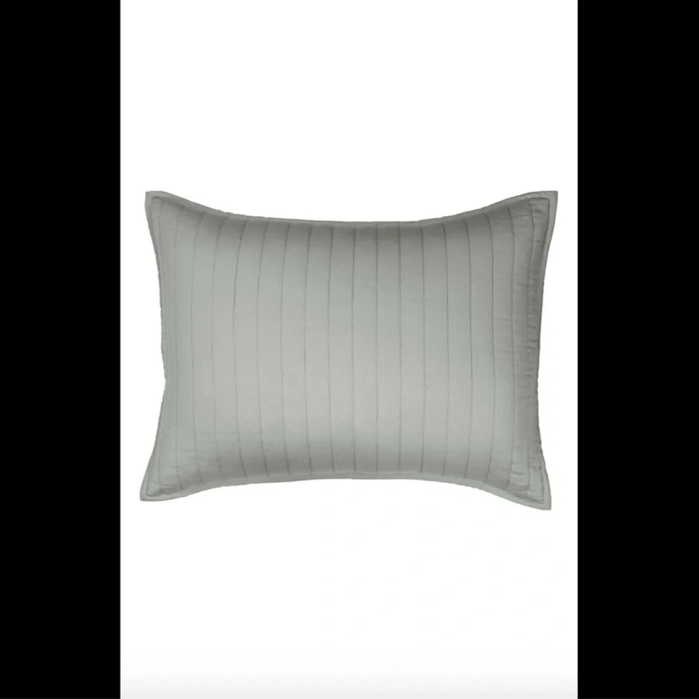 NIB‎ $100 Donna Karan Casual Luxe [ 1 ] Standard Pillow Sham in Grey